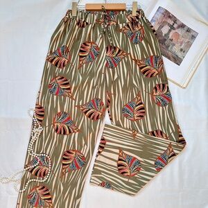 3/50$Leaf Print Wide-Leg Pants